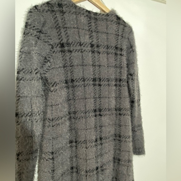 Lily Morgan women’s dark gray plaid open front long hairy sweater cardigan s- SP - Picture 4 of 6